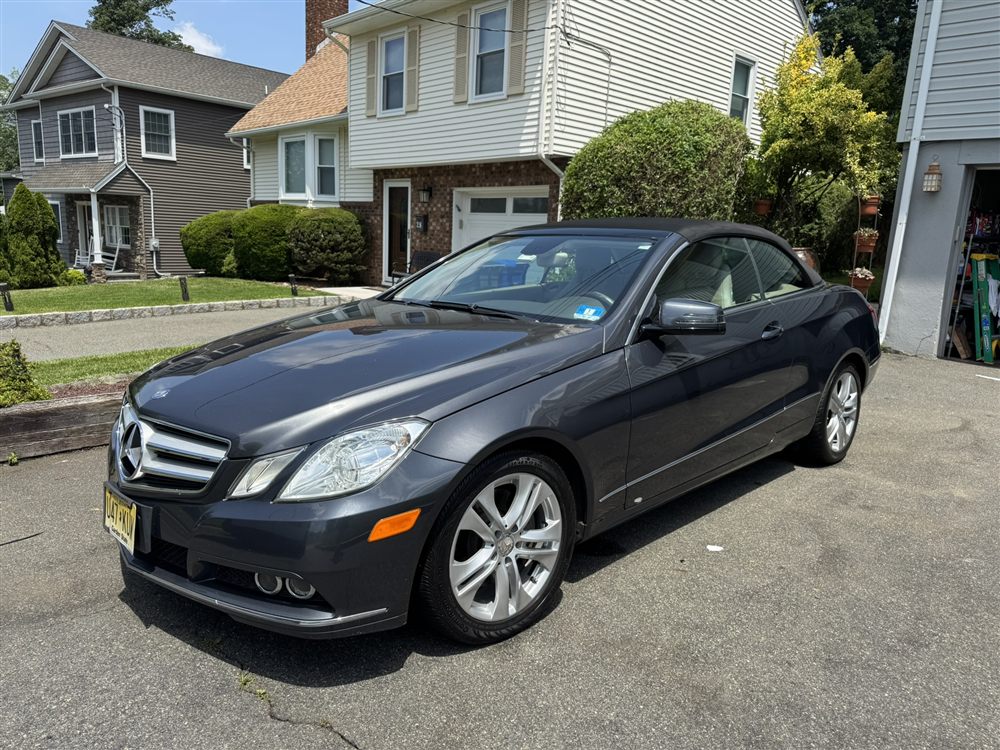 Freshly washed dark grey Mercedes-Benz E-Class convertible